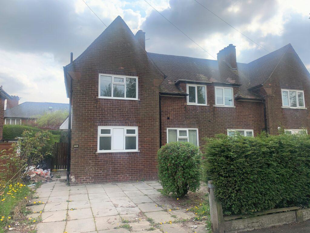 Altrincham Road, Manchester, M23 1DW 3 bed semidetached house to rent
