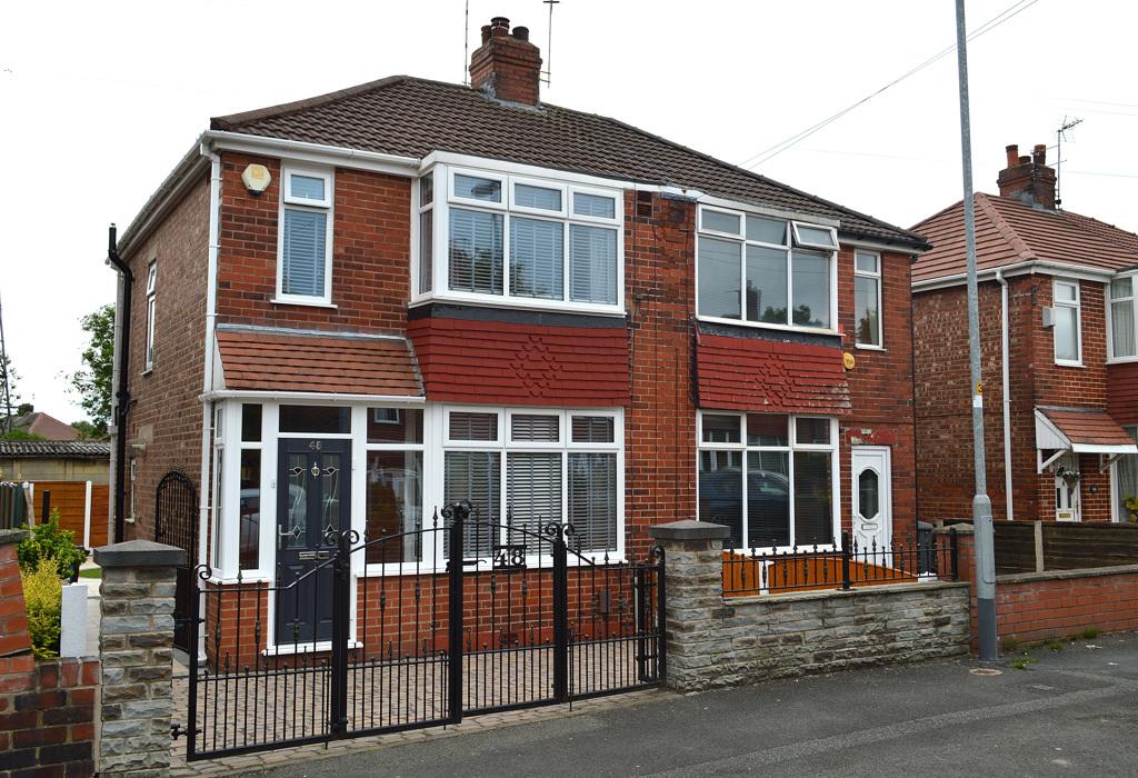 Welbeck Ave, Chadderton, Oldham, OL9... 3 bed semidetached house £