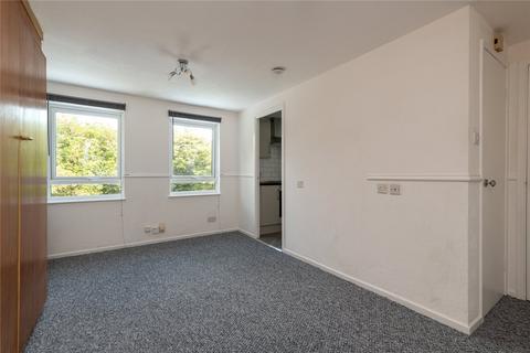 Studio to rent, Invicta Court, Sittingbourne, Kent, ME10