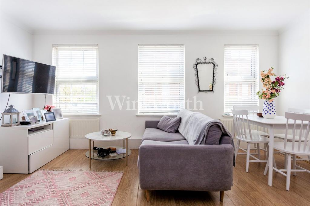 Onslow Parade, Hampden Square, London, N14 3 bed apartment £395,000
