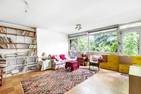 9 Links View, London, N3 1RN