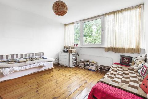 9 Links View, London, N3 1RN