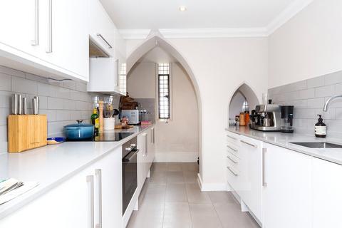 2 bedroom apartment to rent, Devonia Road, London, N1