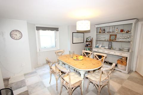 4 Archery Square, Walmer, Deal, CT14 7HP