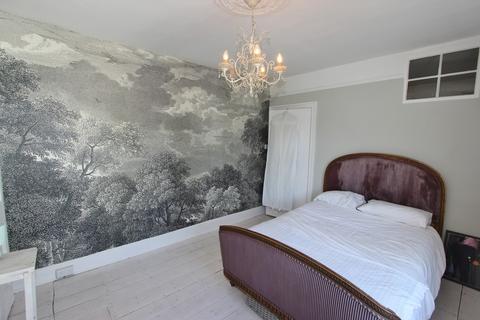 4 Archery Square, Walmer, Deal, CT14 7HP