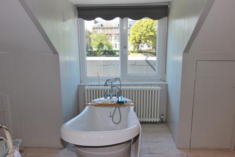 4 Archery Square, Walmer, Deal, CT14 7HP