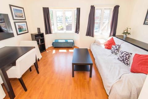 61 Caraway Place, Wallington, SM6 7AG