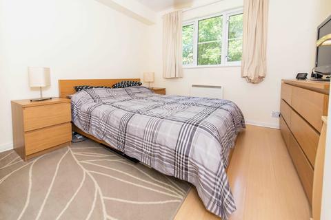 61 Caraway Place, Wallington, SM6 7AG
