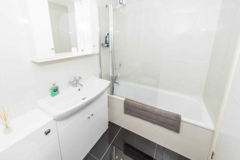 61 Caraway Place, Wallington, SM6 7AG