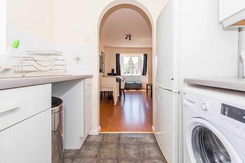 61 Caraway Place, Wallington, SM6 7AG