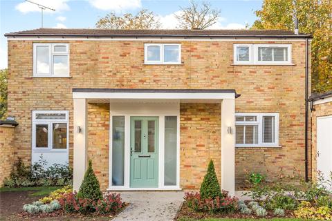 2 Dupre Crescent, Wilton Park, Beaconsfield, HP9 2RW