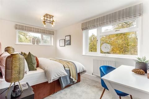 2 Dupre Crescent, Wilton Park, Beaconsfield, HP9 2RW
