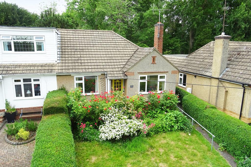 Park Drive, Market Harborough 2 bed semidetached bungalow £215,000