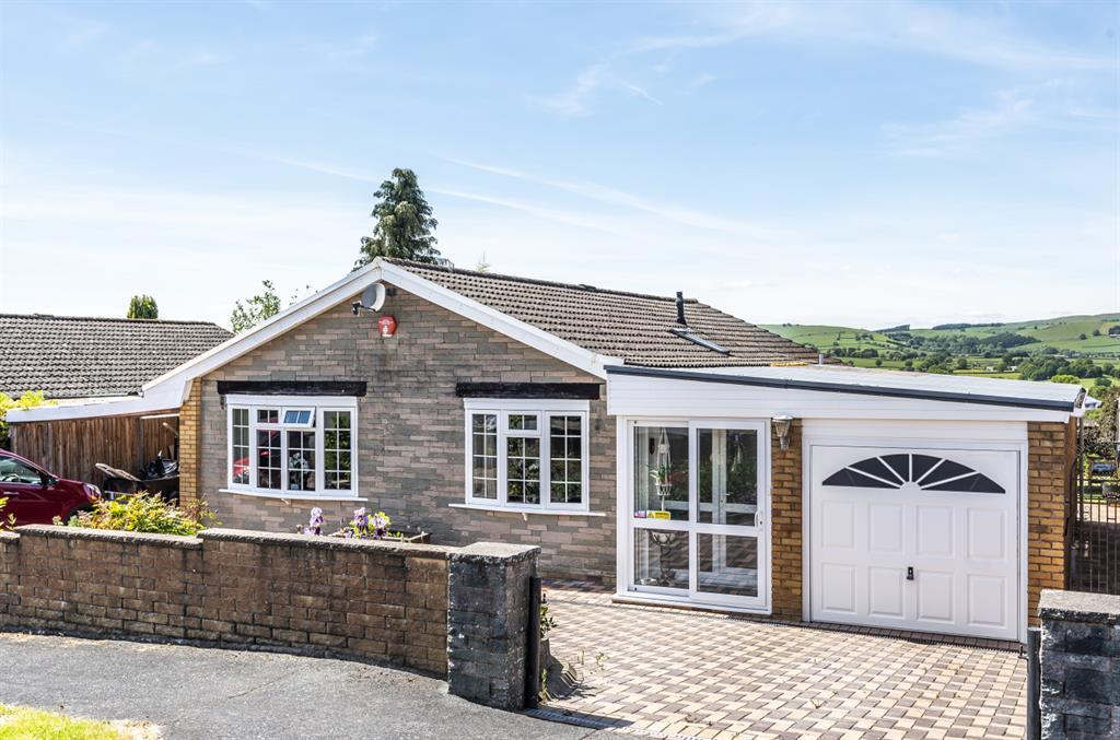 Lakeside Avenue, Llandrindod Wells, LD1 5NT 3 bed bungalow £280,000