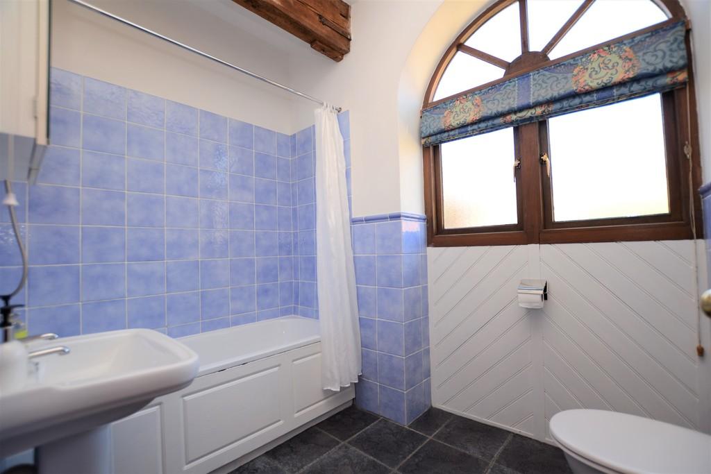 The Stables Bathroom