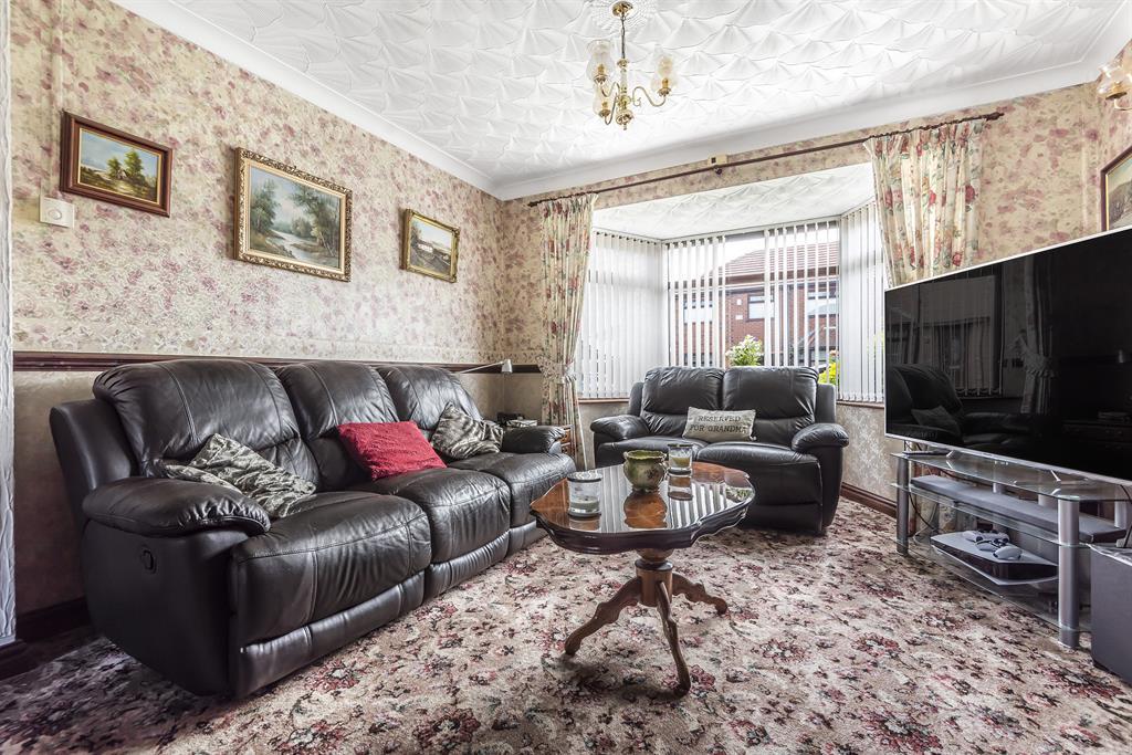 Radcliffe Grove, Leigh, WN7 1PR 3 bed semidetached house £225,000