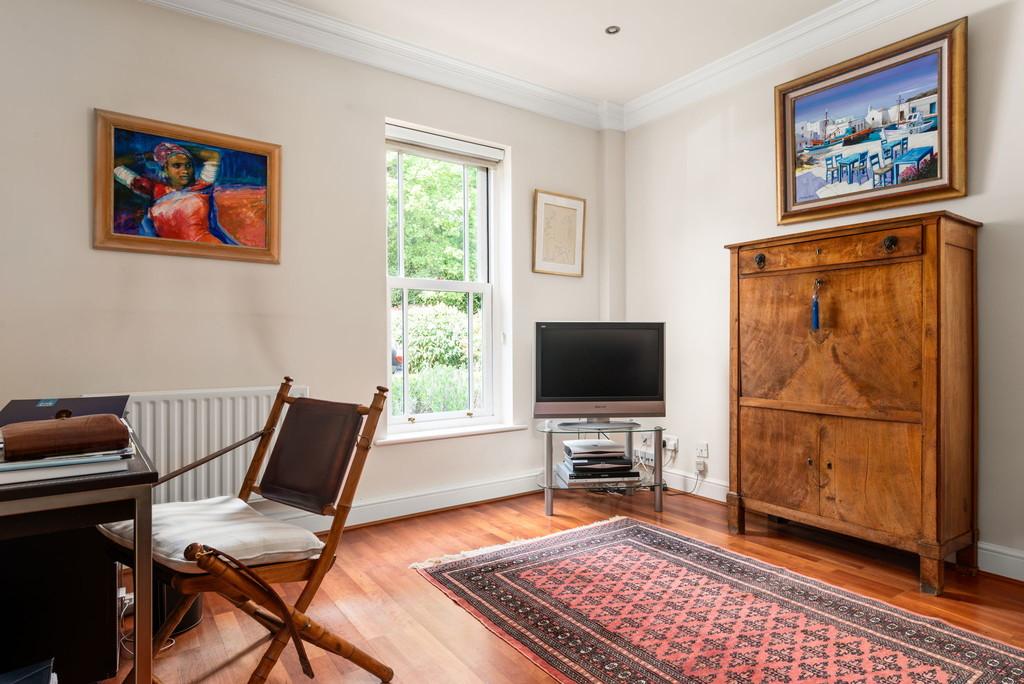 Dining room/Library
