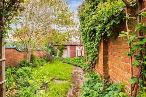 83 Harpsden Road, Henley-on-thames, RG9 1ED