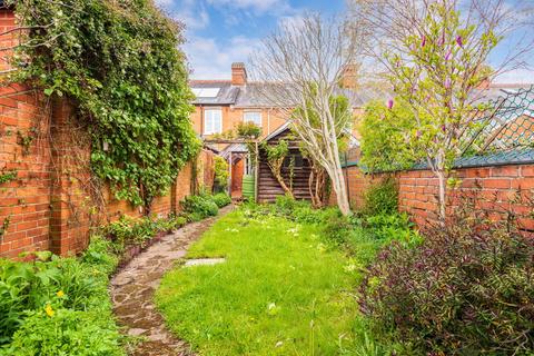 83 Harpsden Road, Henley-on-thames, RG9 1ED