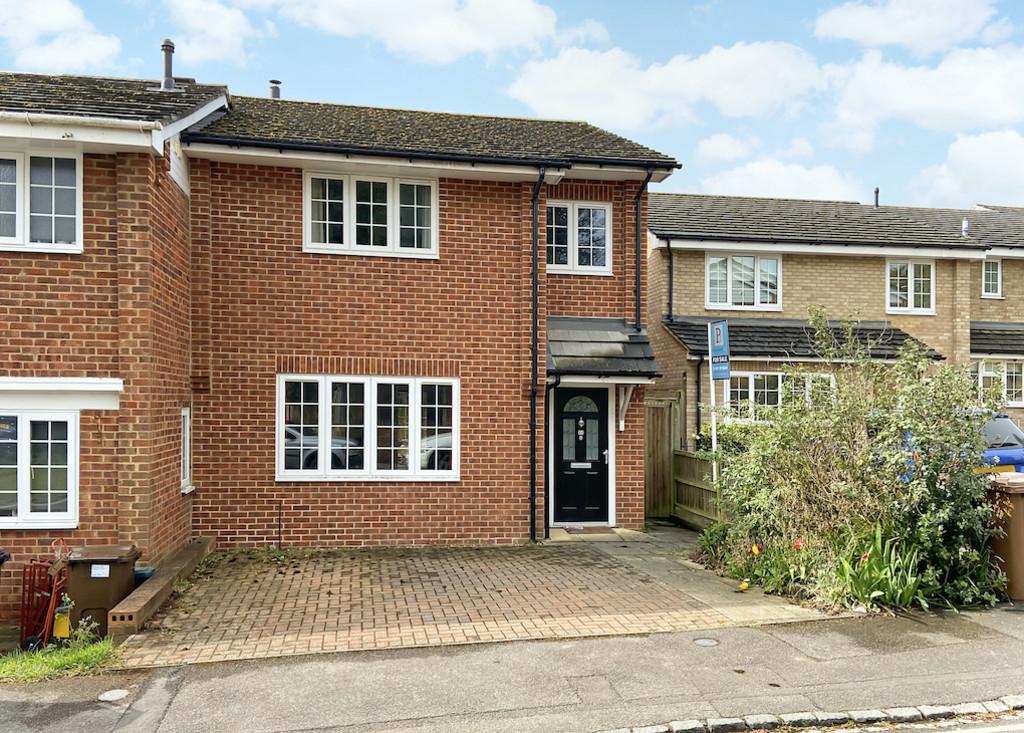 Milton Close, HenleyonThames 4 bed semidetached house £749,950