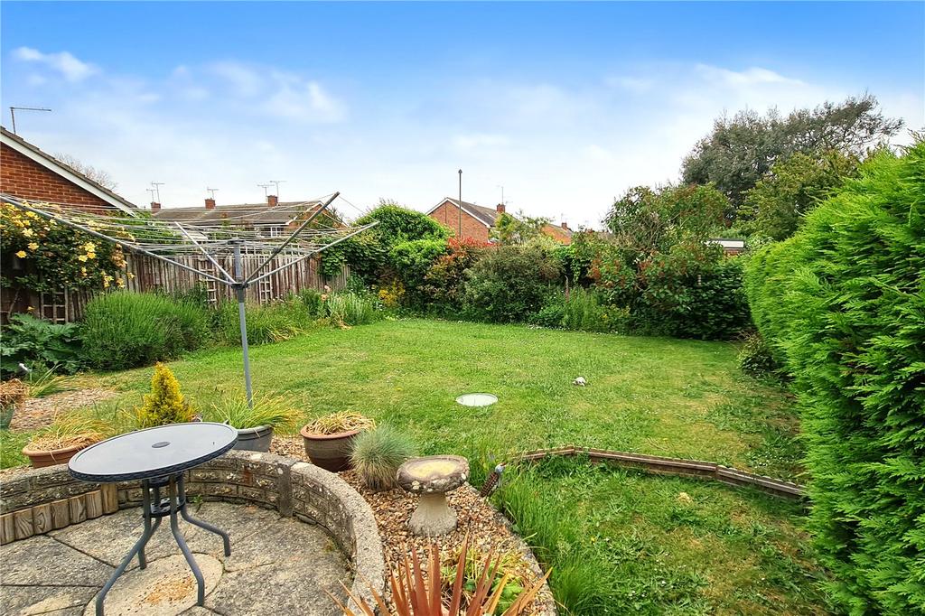 Holmes Lane, Rustington, West Sussex 3 bed bungalow £425,000