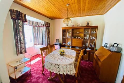 17 Alexander Road, Rhyddings, Neath, SA10 8DY