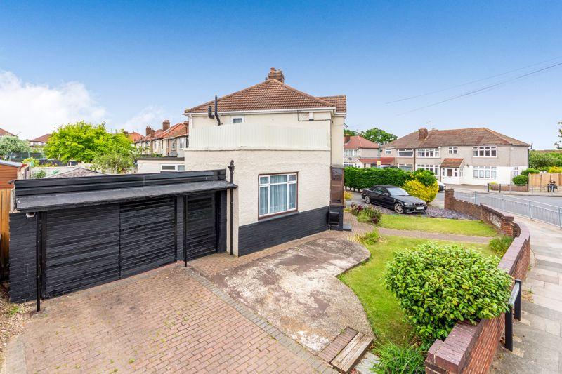GARAGE &amp; DRIVEWAY