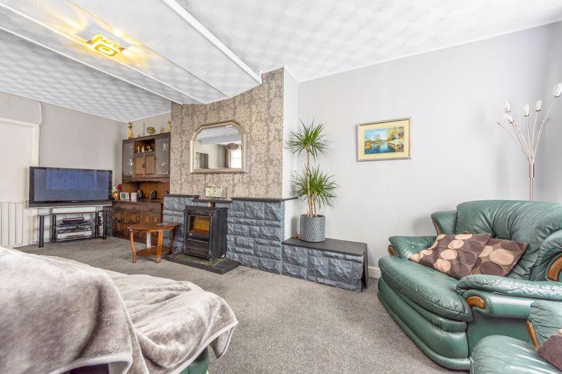 Wendover Way, Welling, DA16 2BN 2 bed semidetached house £400,000