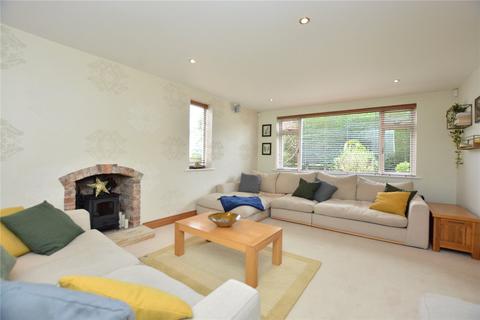16 Strickland Crescent, Leeds, LS17 8JZ