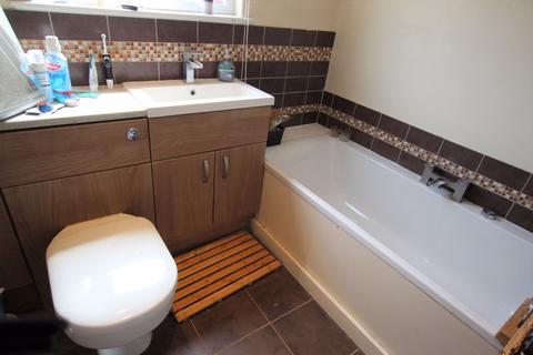 19 Walnut Close, Epsom, KT18 5JL