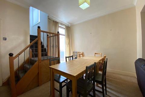 44 Swainstone Road, Reading, RG2 0DX