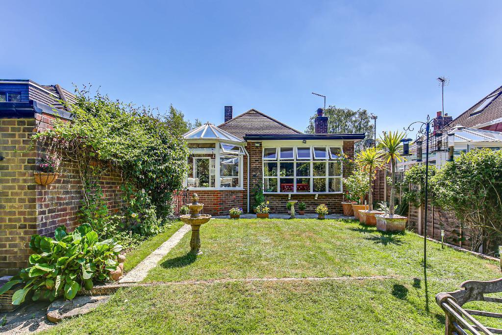 Kingswood Lane, Warlingham, Surrey... 2 bed bungalow £600,000