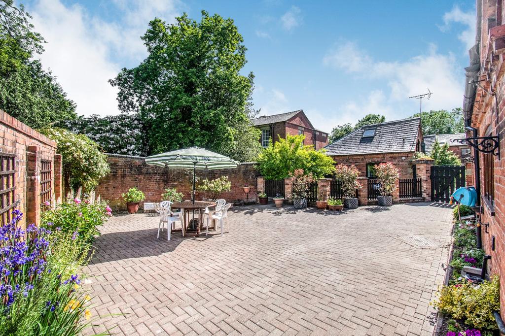 Grange Road, Ellesmere 4 bed barn conversion £500,000