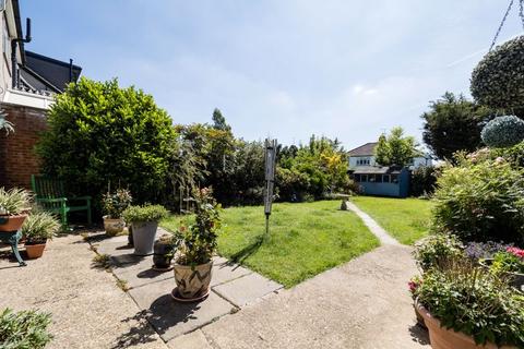 18 Millbrook Gardens, Gidea Park, Romford, RM2 5RP