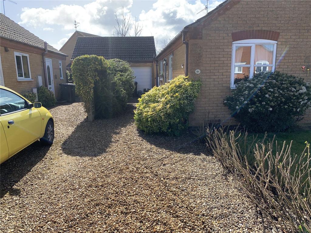 Reynolds Way, Dersingham, King's Lynn, PE31 2 bed bungalow £230,000