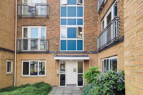 1 bedroom flat to rent, Morton Close, Tower Hamlets E1