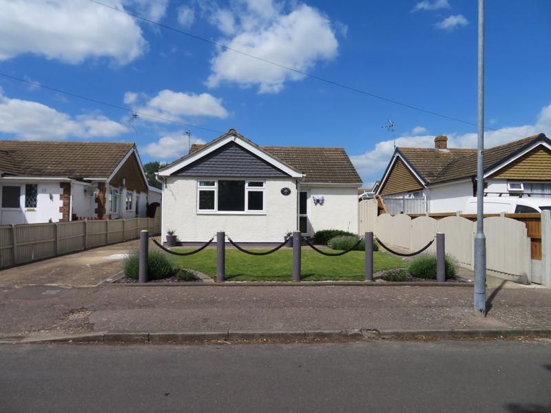 Frobisher Drive, Clacton 2 bed detached bungalow £295,000