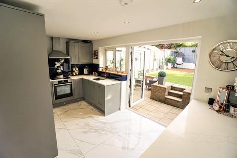 6 Cranleigh Close, Blackrod, Bolton, BL6 5TP