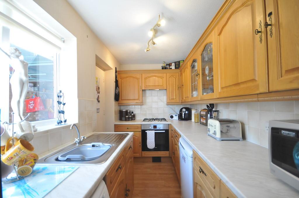 WOLLASTON Meadow Park Road 1 bed semidetached bungalow £170,000