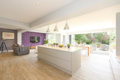 20 Wallace Fields, Epsom, KT17 3AT