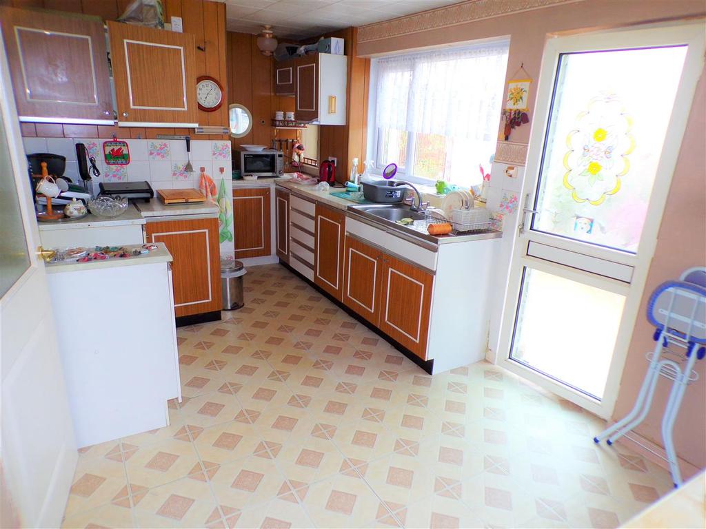 Epworth Road, Rhyl 3 bed detached bungalow £165,000