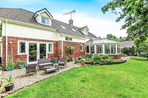 The Ragleighs Lamorrick, Lanivet, Bodmin, PL30 5HB