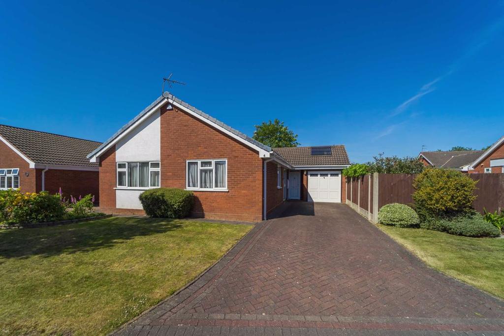 6, Hyperion Drive, Penn, Wolverhampton, WV4 3 bed detached bungalow for