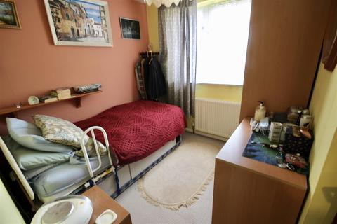 63 Stubsmead, Eldene, Swindon, SN3 3TB