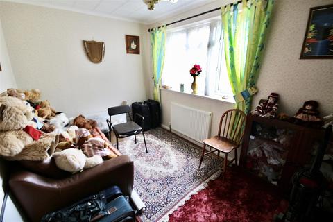 63 Stubsmead, Eldene, Swindon, SN3 3TB
