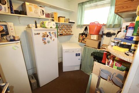 63 Stubsmead, Eldene, Swindon, SN3 3TB
