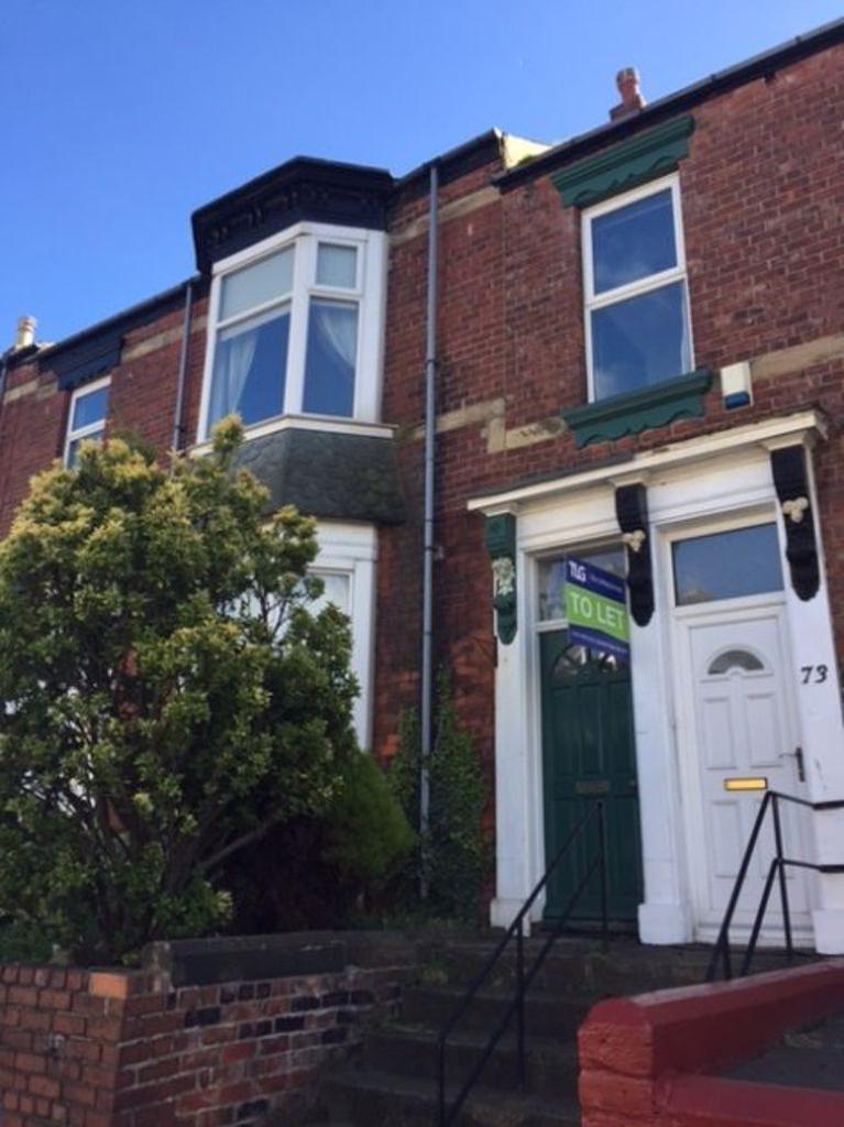 Dean Road, South Shields 3 bed flat £515 pcm (£119 pw)