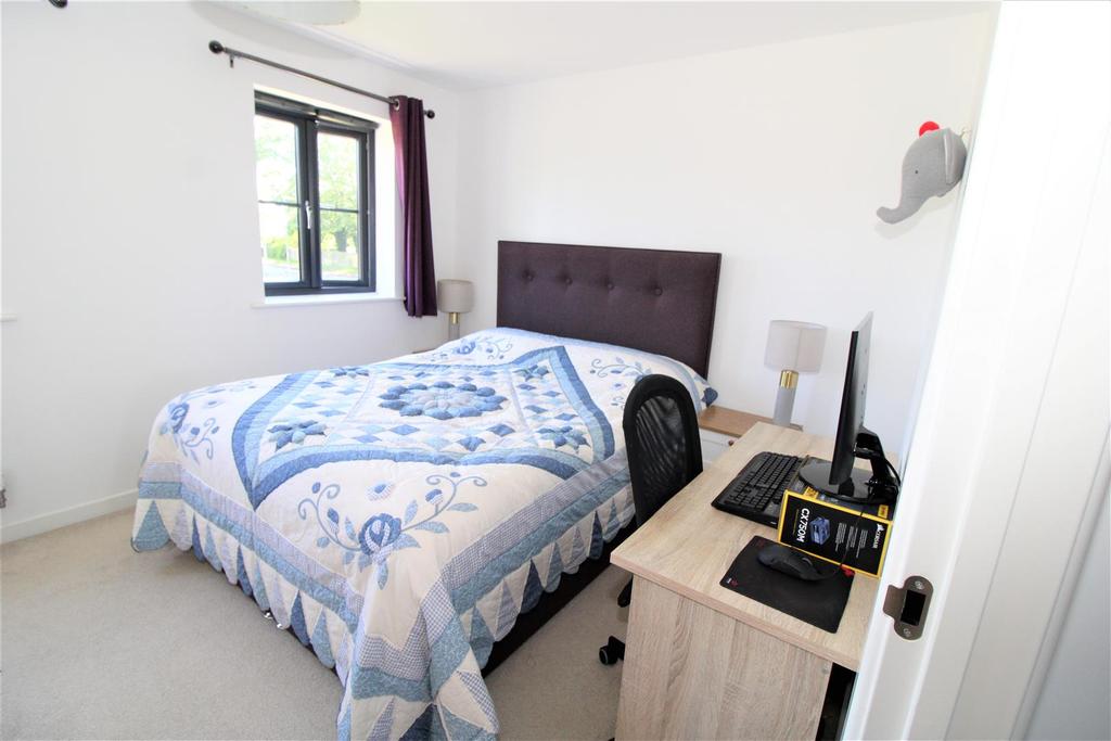 Sydenham Drive, Leamington Spa 2 bed end of terrace house £240,000