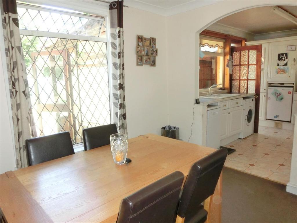 Horrell Road, Sheldon, Birmingham 3 bed semidetached house £170,000
