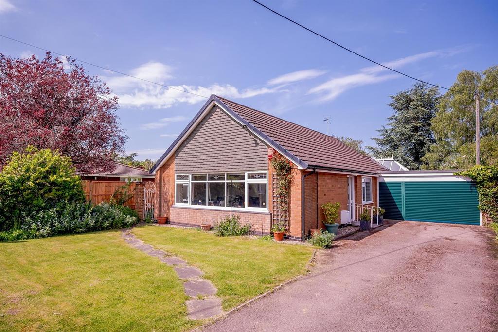 Broadwell, Rugby, Warwickshire 3 bed detached bungalow £450,000